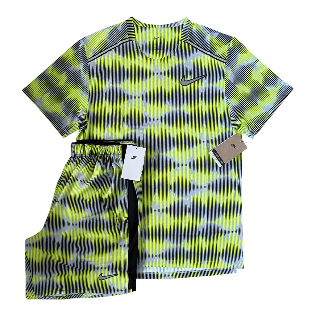 Nike Miler Festival T-Shirt & Shorts Set