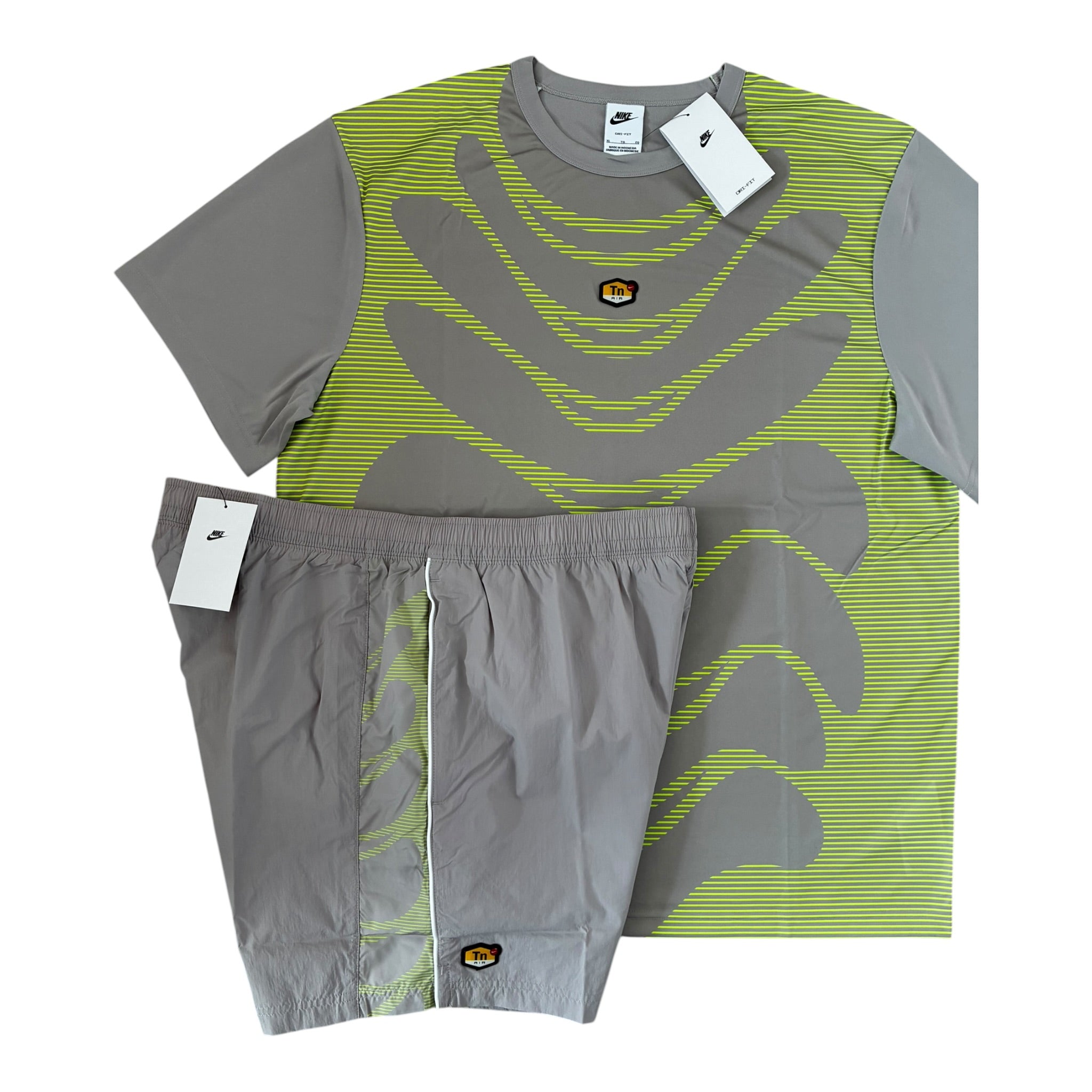 Nike Air Max Plus TN Tuned T-Shirt & Shorts Set