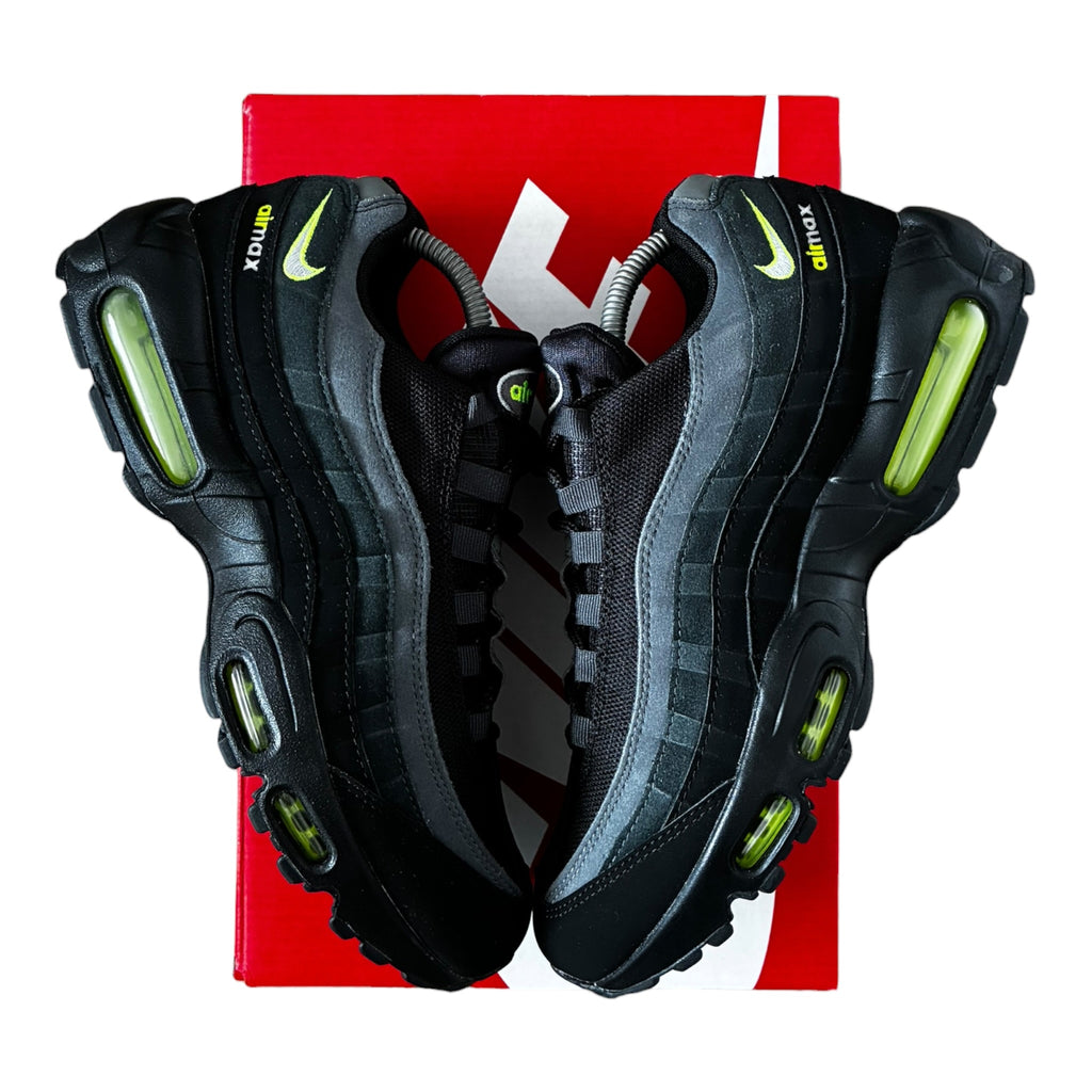 Nike Air Max 95 Black / Light Smoke Grey-Volt Retro Logo