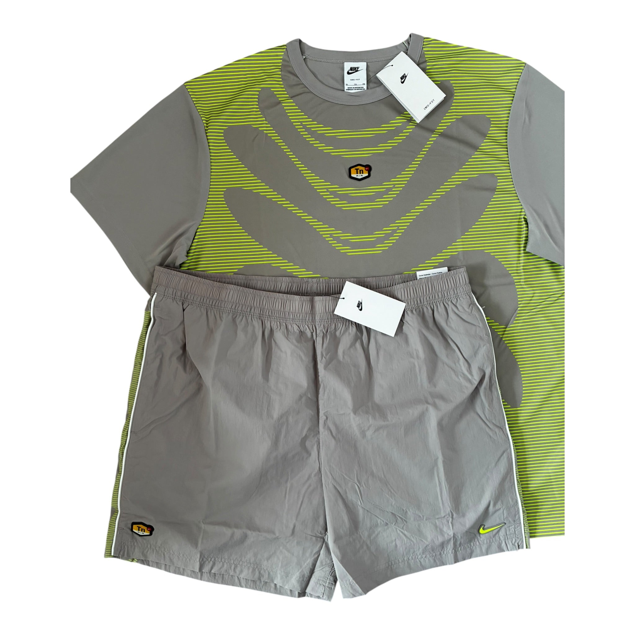 Nike Air Max Plus TN Tuned T-Shirt & Shorts Set
